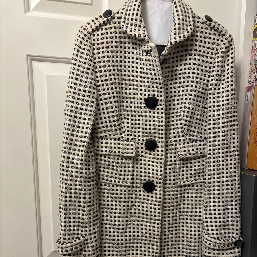 Winter coat in wool black and white